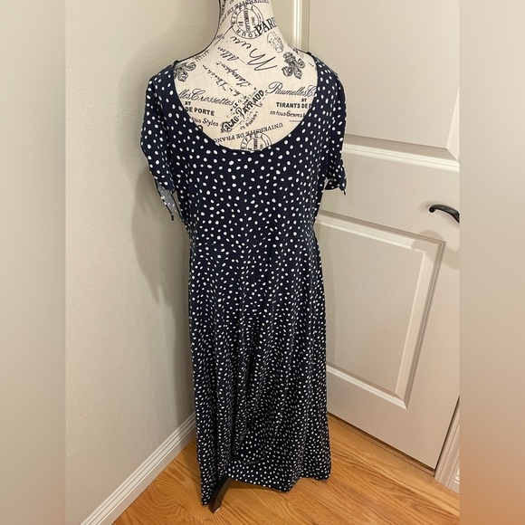 Emma & Michele Dresses & Skirts - Emma and Michele Size Large Polka Dot Dress